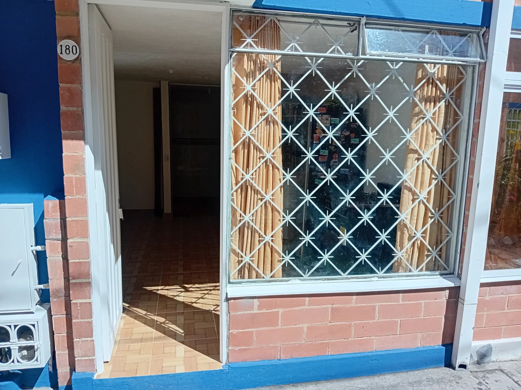 Casa remodelada buen sector