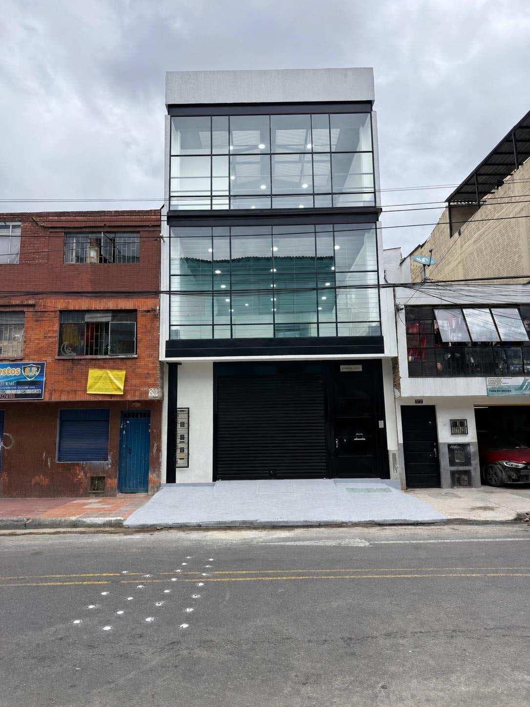 Arriendo Espectacular Local Nuevo para Estrenar TORRE EMPRESARIAL 29