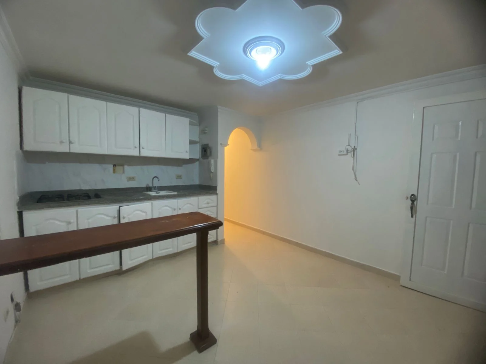Comodo Apartaestudio para Arriendo en Barrio Cristobal, Medellín