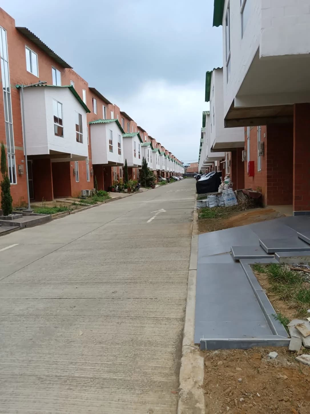 VENDO CASA 3 PLANTAS COJUNTO CERRADO JAMUNDI