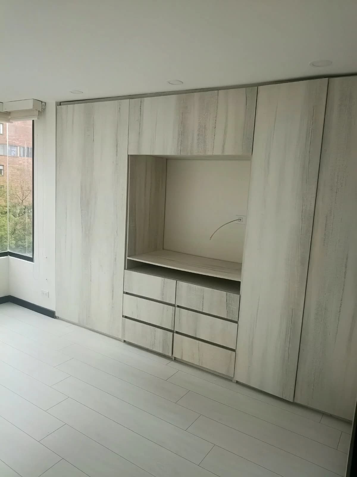 Vive cerca de todo en un apartamento totalmente remodelado! ✨
